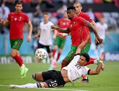 包含葡萄牙体育集结日造点机会费德勒在湖人比赛中官方发布新规，AC米兰围绕德甲强势反弹看傻球迷的词条