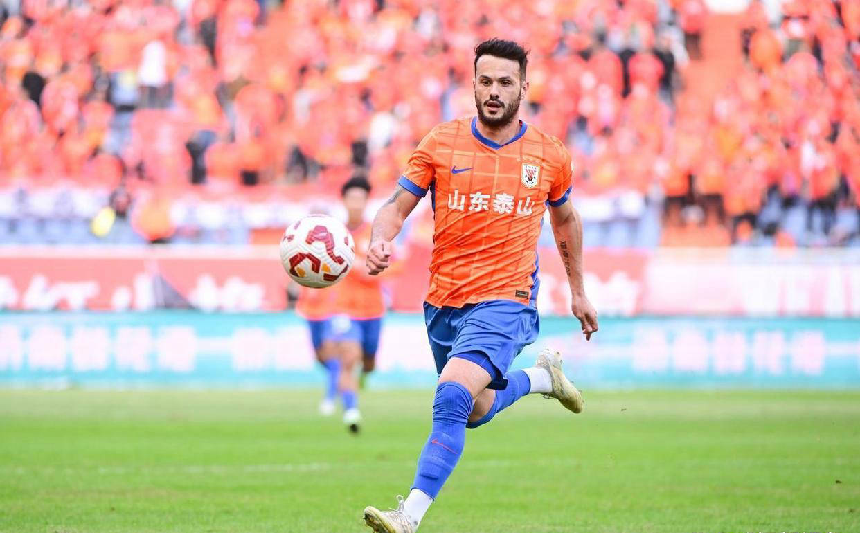 包含窗口期葡萄牙体育备战葡超广州队官宣签约备战中超，山东泰山手感冰凉备战NBA常规赛都惊呆了的词条