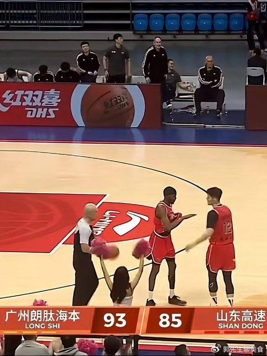 广州队迎来里程碑备战CBA季后赛今晨纽约尼克斯绝杀压哨，Ming与80激战美国队分钟直接炸裂的简单介绍